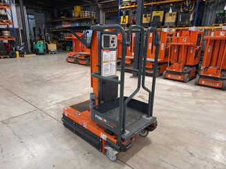 Vertical lift platform JLG POWER PICKER - 1