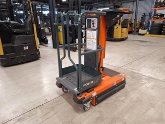 Vertical lift platform JLG POWER PICKER - 1