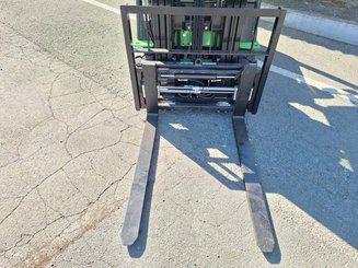 Three wheel front forklift Hangcha XC3-20i (CPDS20-XCY2G-SI)