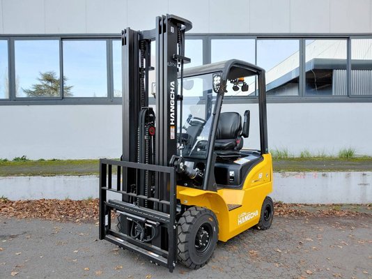 Four wheel front forklift Hangcha XE18i - 1