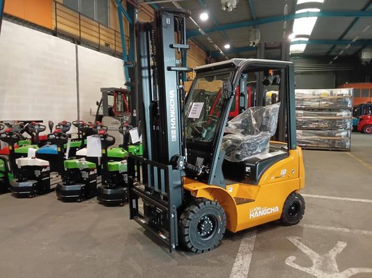 Four wheel front forklift Hangcha XE18i - 1