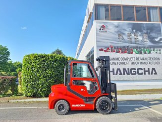Four wheel front forklift Hangcha XF35D-2