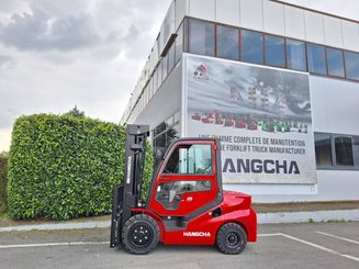 Four wheel front forklift Hangcha XF35D-2