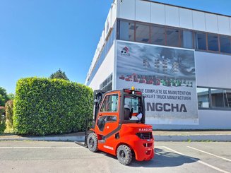 Four wheel front forklift Hangcha XF25D-2
