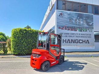 Four wheel front forklift Hangcha XF25D-2