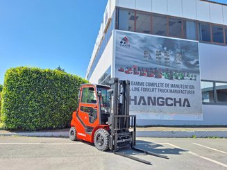 Four wheel front forklift Hangcha XF25D-2