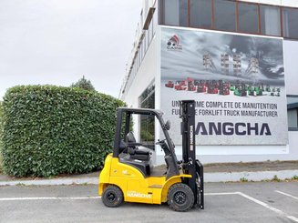 Four wheel front forklift Hangcha XE18i