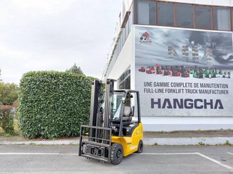 Four wheel front forklift Hangcha XE18i