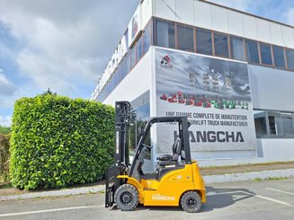 Four wheel front forklift Hangcha XE18i