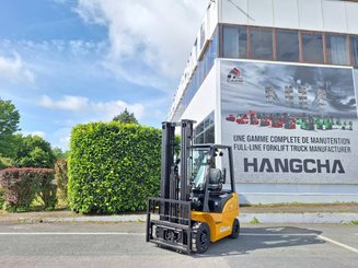 Four wheel front forklift Hangcha XE18i