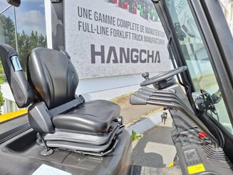 Four wheel front forklift Hangcha XE18i