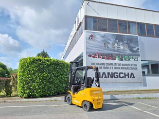 Four wheel front forklift Hangcha XE18i