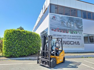 Four wheel front forklift Hangcha XE25i