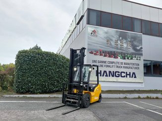 Four wheel front forklift Hangcha XE25i