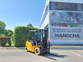 Four wheel front forklift Hangcha XE25i