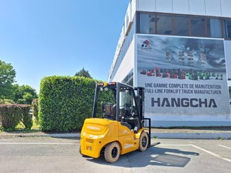 Four wheel front forklift Hangcha XE25i