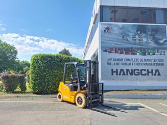Four wheel front forklift Hangcha XE25i