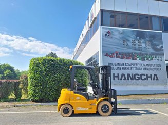 Four wheel front forklift Hangcha XE25i