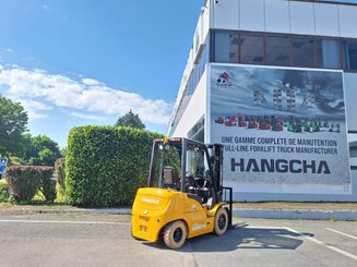 Four wheel front forklift Hangcha XE25i