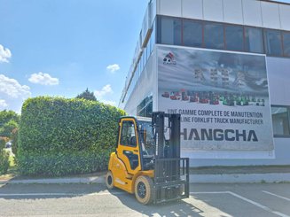 Four wheel front forklift Hangcha XE25i - 1