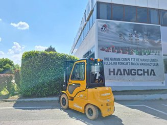 Four wheel front forklift Hangcha XE25i - 3