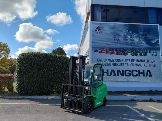 Four wheel front forklift Hangcha AE35-I - 1