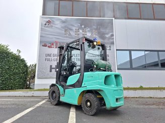 Four wheel front forklift Yale GLP35VX