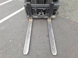 Four wheel front forklift Yale GLP35VX