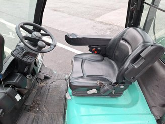 Four wheel front forklift Yale GLP35VX
