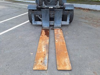 Four wheel front forklift Fenwick Linde H50D-03
