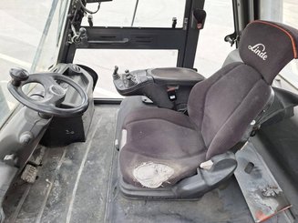 Four wheel front forklift Fenwick Linde H50D-03