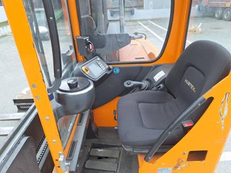 Multidirectional sideloader Hubtex MQ40
