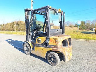 Four wheel front forklift Yale GDP25VX