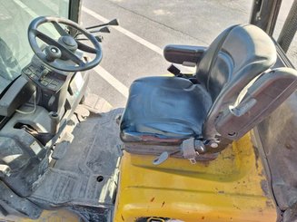 Four wheel front forklift Yale GDP25VX