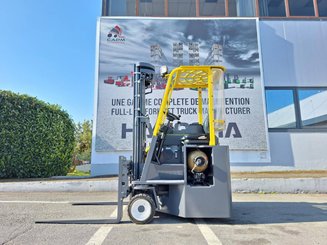 Four-way forklift Combilift C2500CB