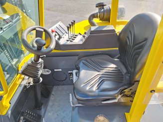 Four-way forklift Combilift C2500CB
