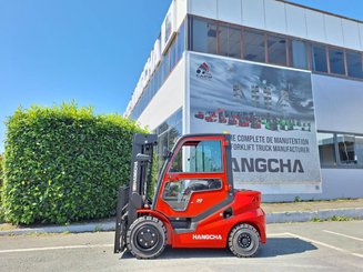 Four wheel front forklift Hangcha XF30D-2 (CPCD30-X2H7F1)