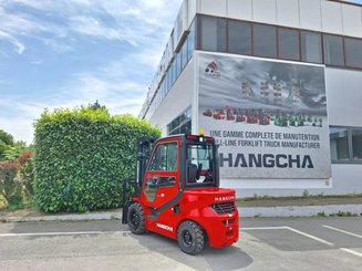 Four wheel front forklift Hangcha XF30D-2 (CPCD30-X2H7F1)