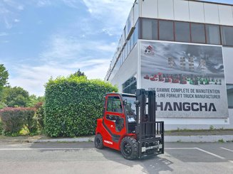 Four wheel front forklift Hangcha XF30D-2 (CPCD30-X2H7F1)