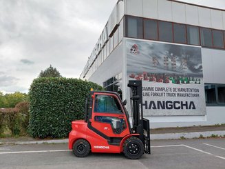 Four wheel front forklift Hangcha XF30D-2 (CPCD30-X2H7F1)