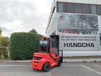 Four wheel front forklift Hangcha XF30D-2 (CPCD30-X2H7F1)