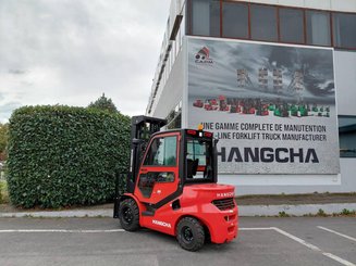 Four wheel front forklift Hangcha XF30D-2 (CPCD30-X2H7F1)