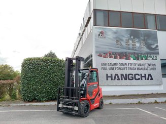 Four wheel front forklift Hangcha XF30D-2 (CPCD30-X2H7F1)
