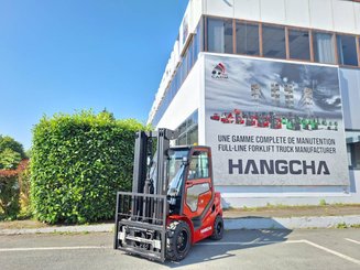 Four wheel front forklift Hangcha XF35D-2 (CPCD35-X2H7F1) - 1