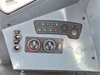 Four wheel front forklift Kalmar DCG160-12T - 10