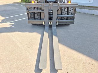 Four wheel front forklift Kalmar DCG160-12T