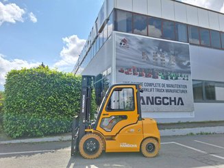 Four wheel front forklift Hangcha XE35i (CPD35-XEY2HA-SI)