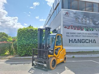Four wheel front forklift Hangcha XE35i (CPD35-XEY2HA-SI)