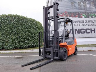 Four wheel front forklift Toyota 6-7fdf25 - 1