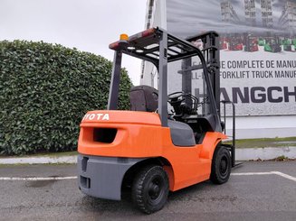 Four wheel front forklift Toyota 6-7fdf25 - 4